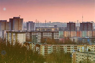 安信证券维持金山办公买入评级：数字办公平台赋能股权激励强化优势目标价23